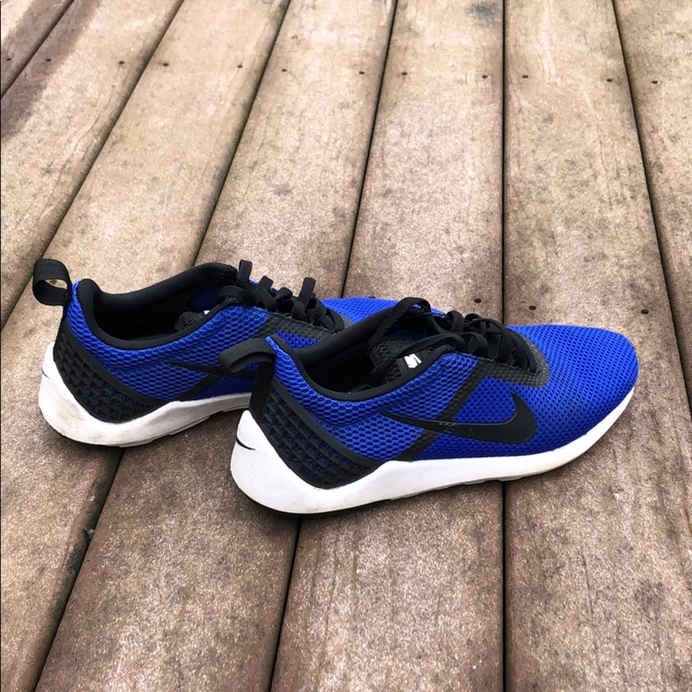 Nike men’s workout shoes